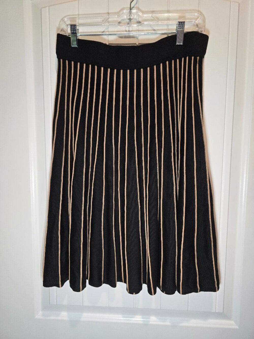 Like New Skirt Black and Taupe/Brown Size M